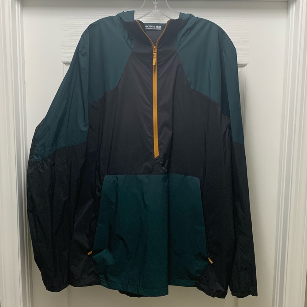 Arc’Teryx Wind Breaker